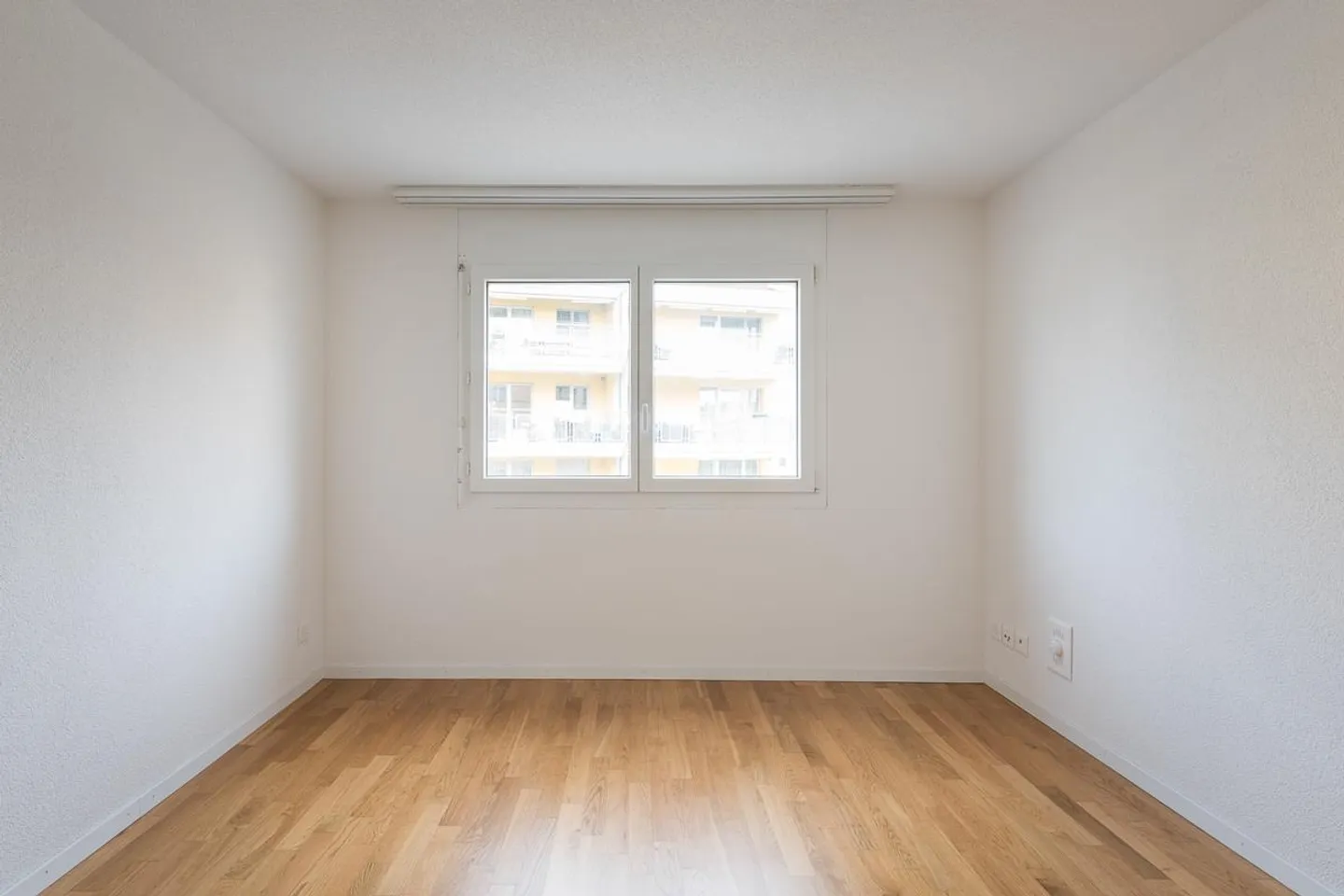 Attraktive 4.5 Zimmerwohnung in ruhiger Wohngegend - Foto 7 von 8