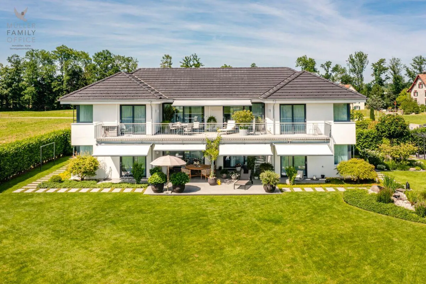 Imposante Luxus-Landhausvilla mit traumhafter Aussicht auf den Säntis - Foto 1 von 13