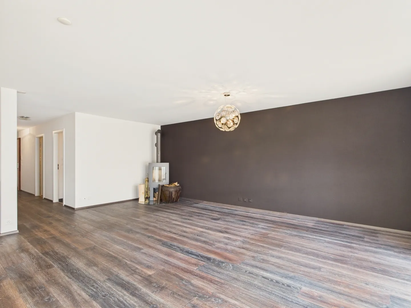 Große moderne 3.5-Zimmer-Wohnung mit Garten und Balkon - Foto 2 von 12