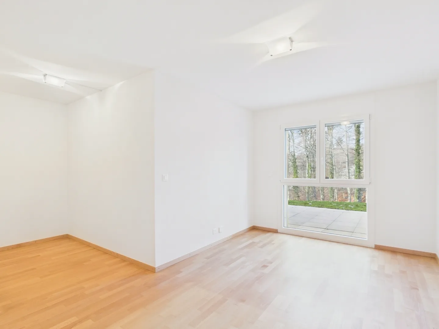 Große moderne 3.5-Zimmer-Wohnung mit Garten und Balkon - Foto 7 von 12