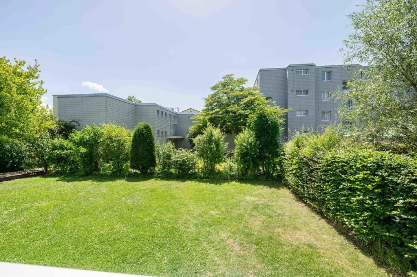 Spacious ground floor apartment with large garden in a quiet area - Photo 15 of 19