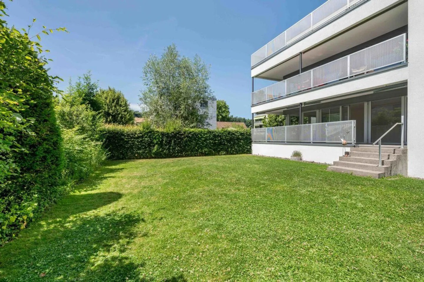 Spacious ground floor apartment with large garden in a quiet area - Photo 16 of 19