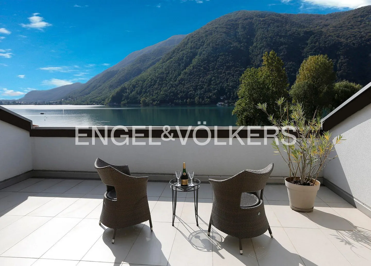 Penthouse Apartment, Lake View and Panoramic Terrace - Photo 1 of 7