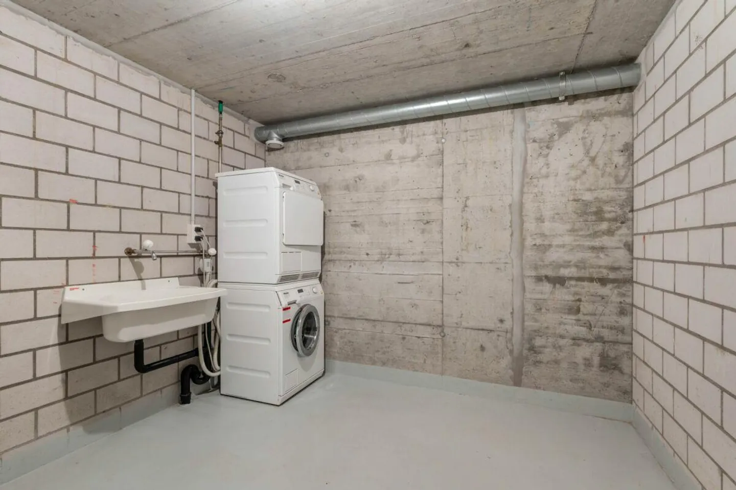 Spacious ground floor apartment with large garden in a quiet area - Photo 19 of 19