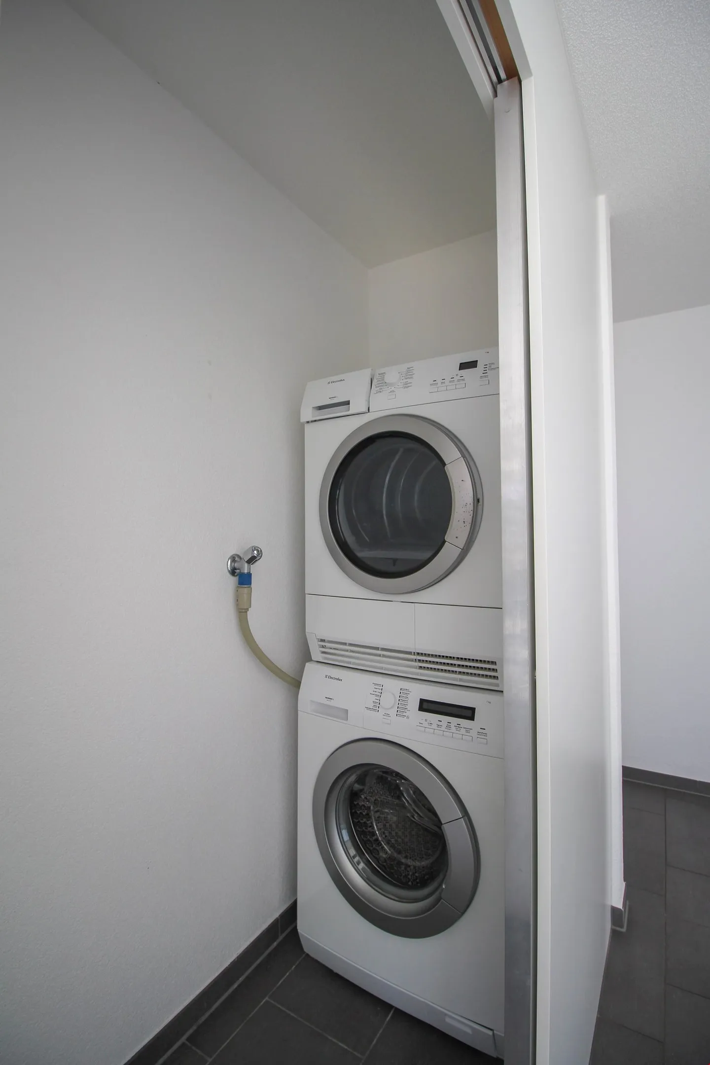 Spazioso appartamento con vista sulla campagna - Foto 4 di 10