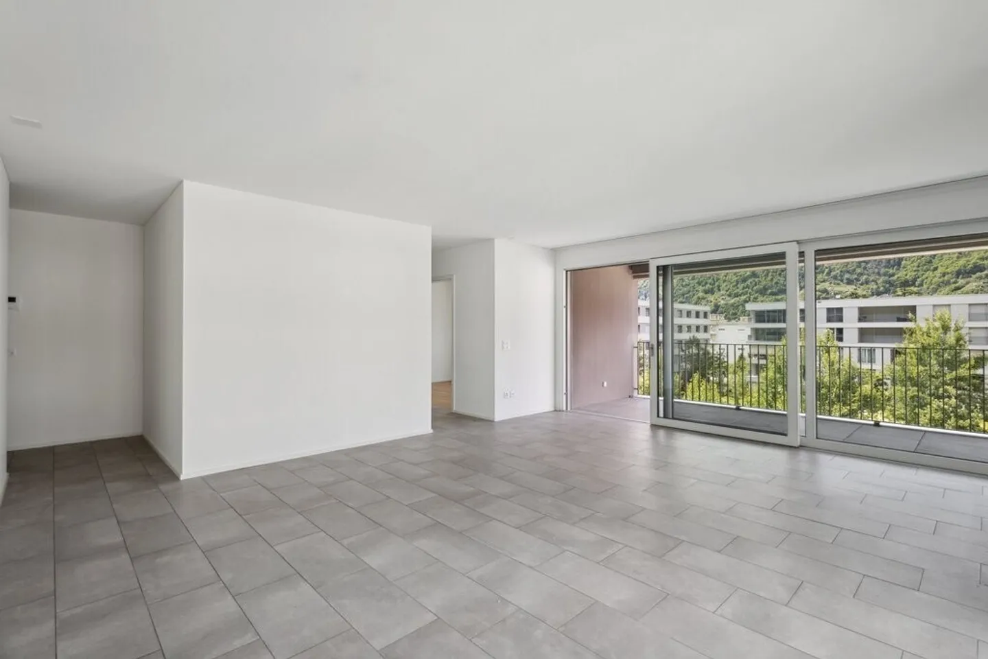 «Meraviglioso 4.5 locali, immerso in un parco dotato di tutti i comfort» - Foto 4 di 11