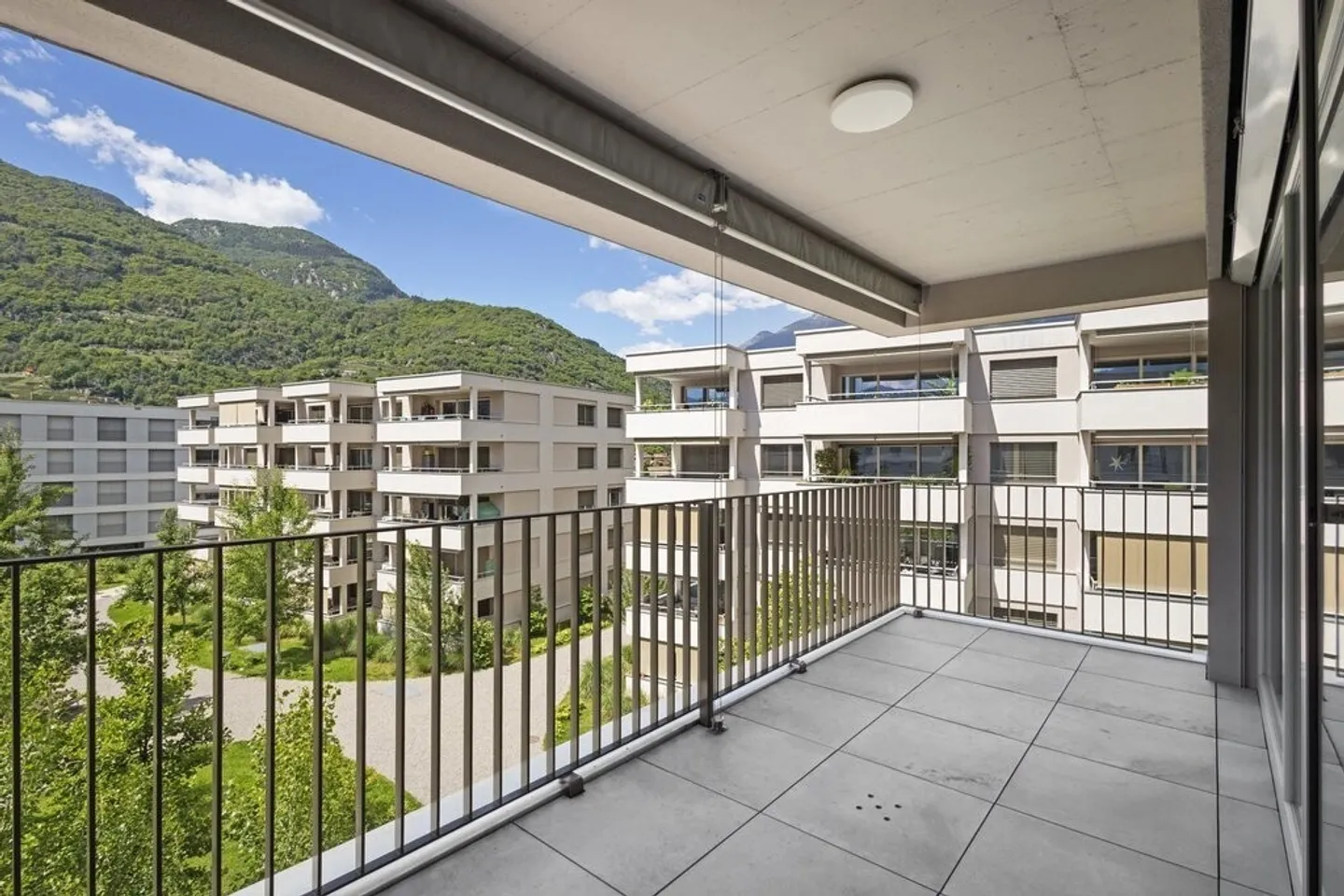 «Meraviglioso 4.5 locali, immerso in un parco dotato di tutti i comfort» - Foto 10 di 11