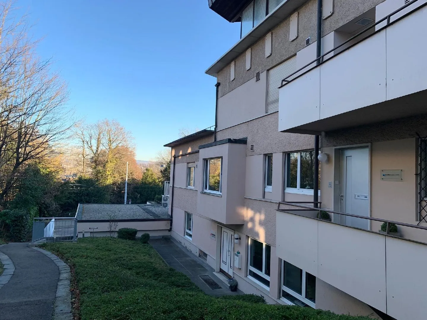 Ufficio in affitto in posizione privilegiata (termine limitato) - Foto 1 di 6