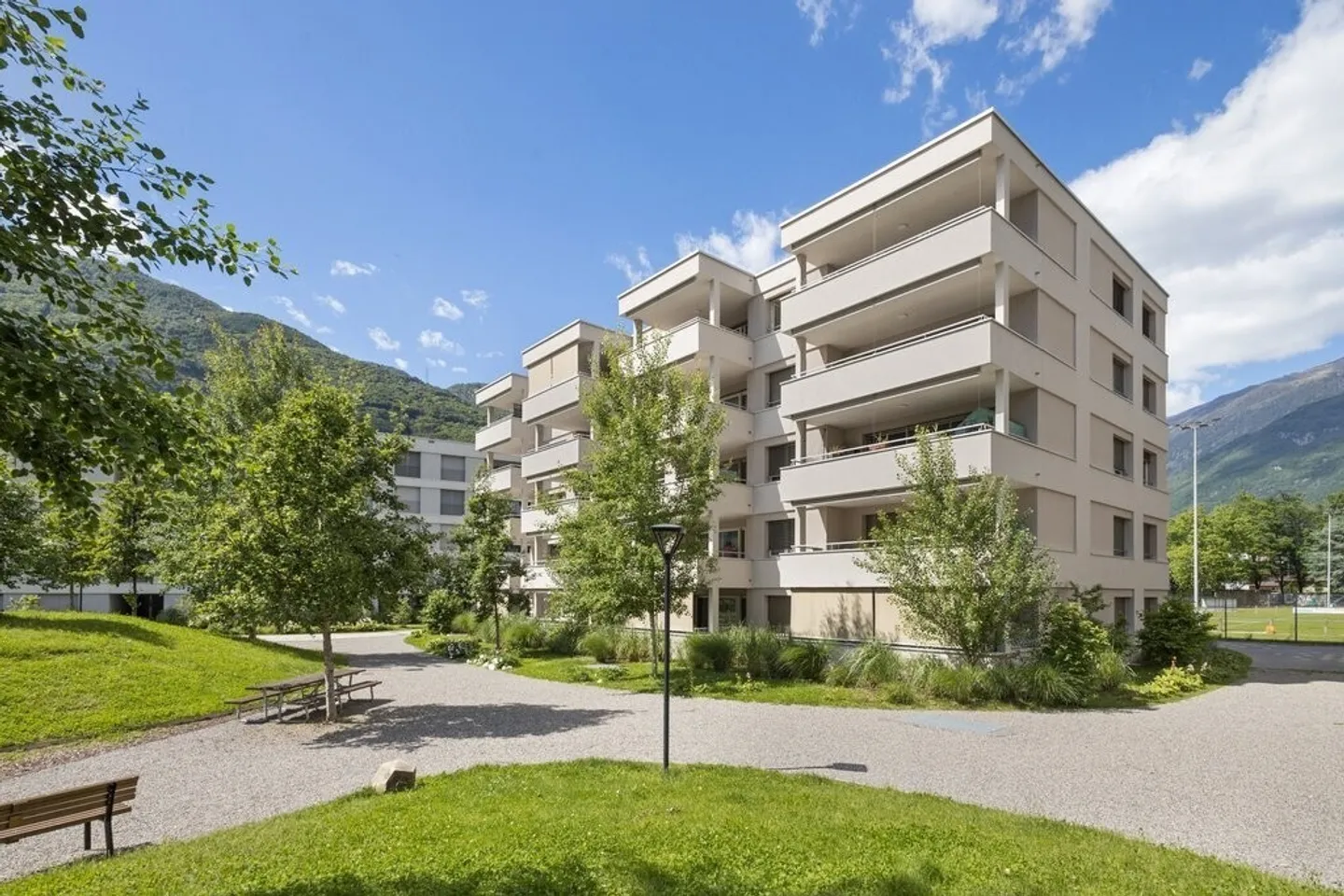 «Meraviglioso 4.5 locali, immerso in un parco dotato di tutti i comfort» - Foto 1 di 11