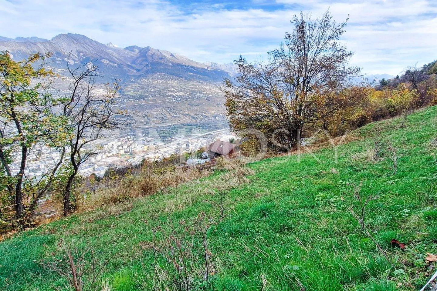 Terreno edificabile con vista, residenza secondaria possibile - Foto 1 di 3
