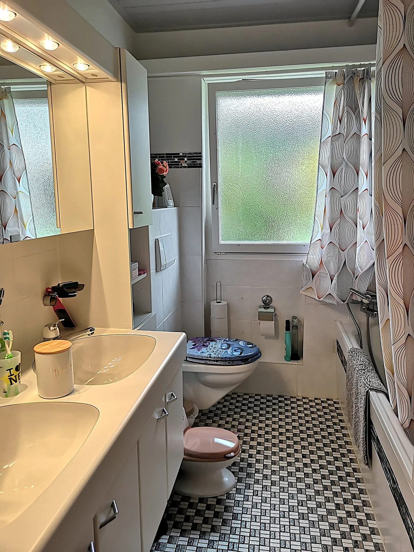 Casa bifamiliare in zona tranquilla - Foto 19 di 33