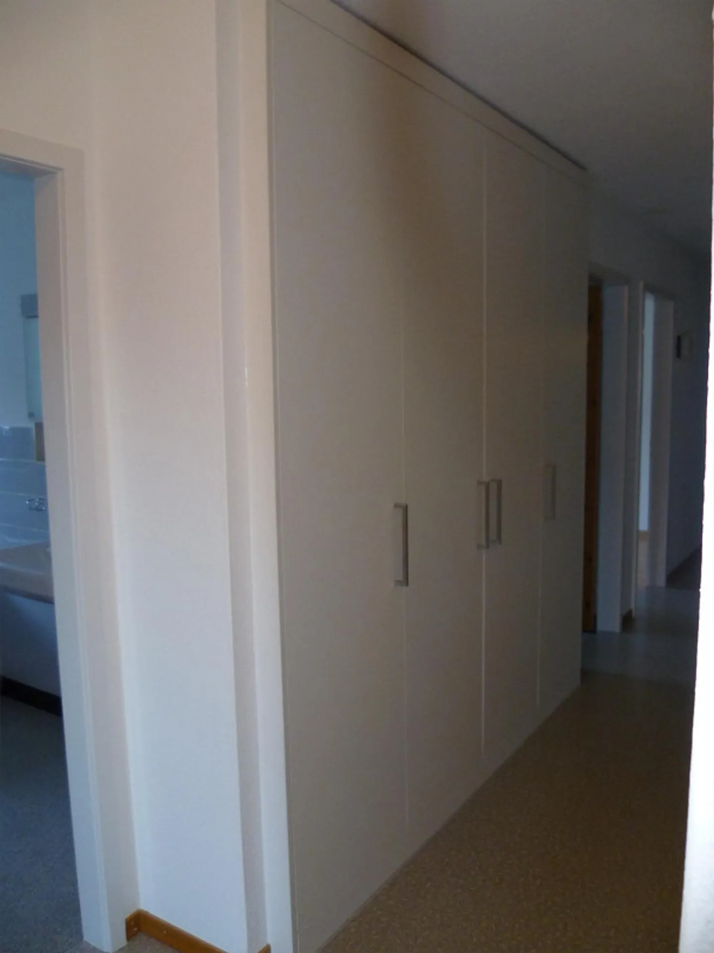 Affordable, very well located 4-room apartment - Photo 5 of 8