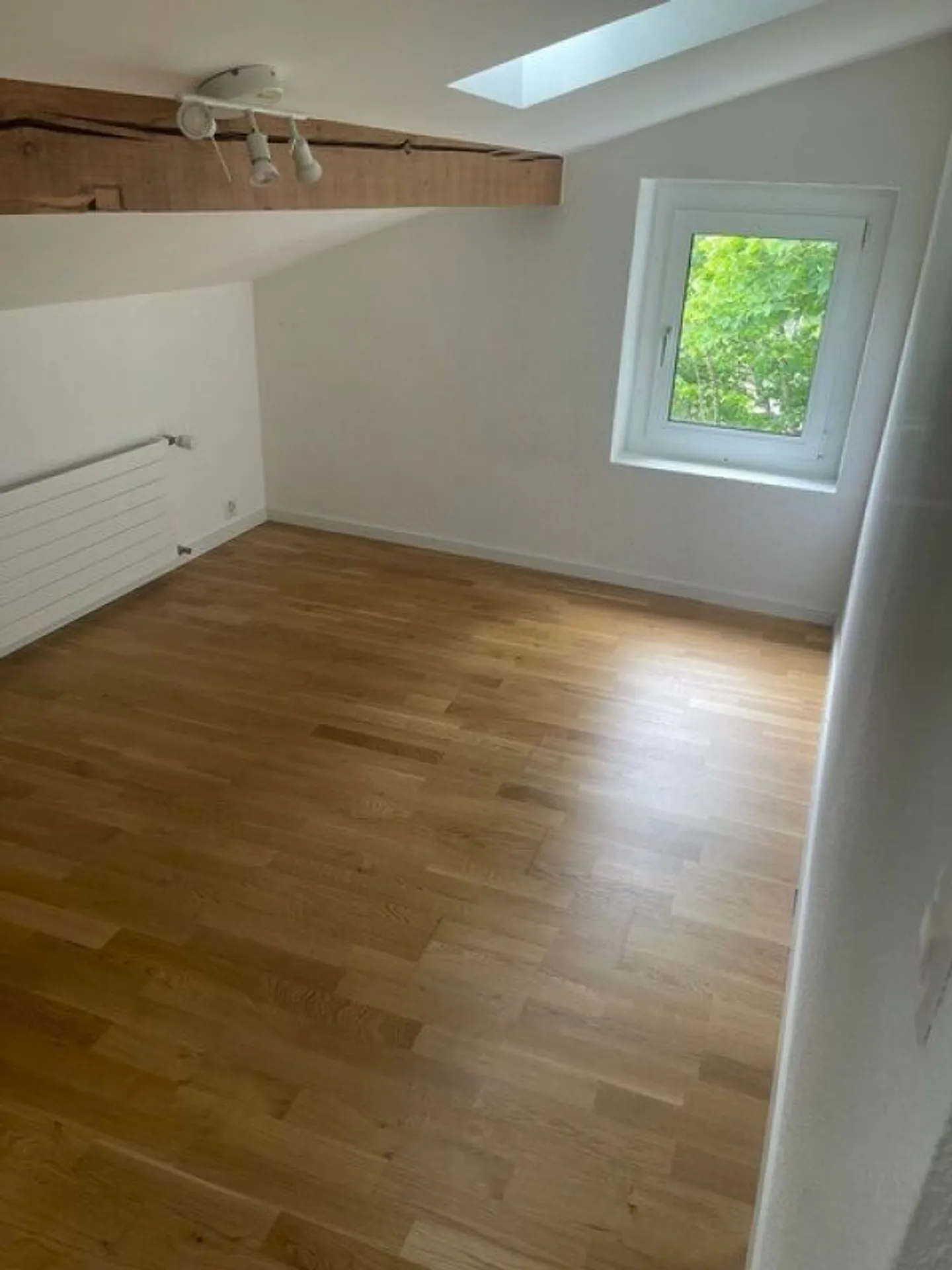 Appartement sous les combles moderne et charmant ! - Photo 2 sur 8