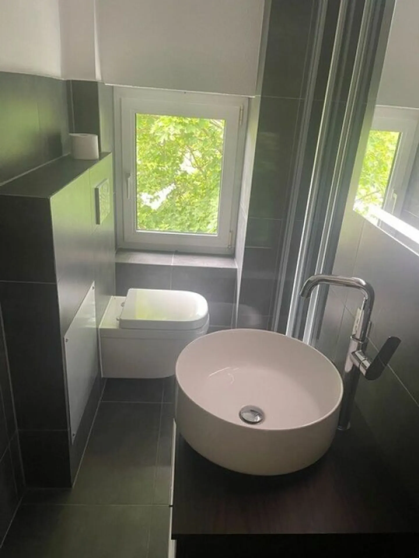 Appartement sous les combles moderne et charmant ! - Photo 8 sur 8