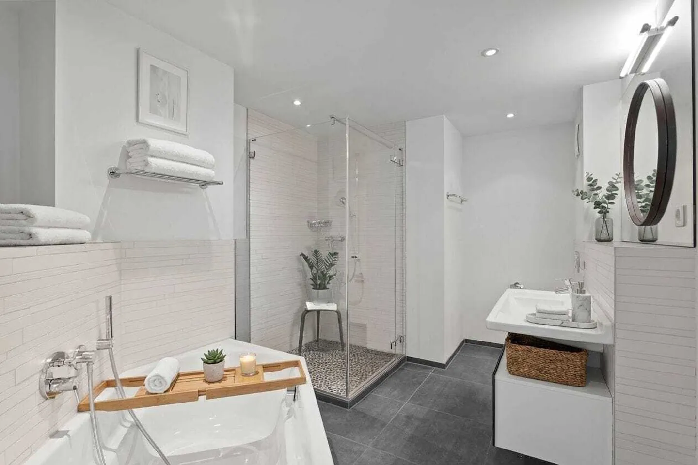 Appartement sous les combles 3½ pièces avec galerie près de Berne élégant et unique - Photo 4 sur 9