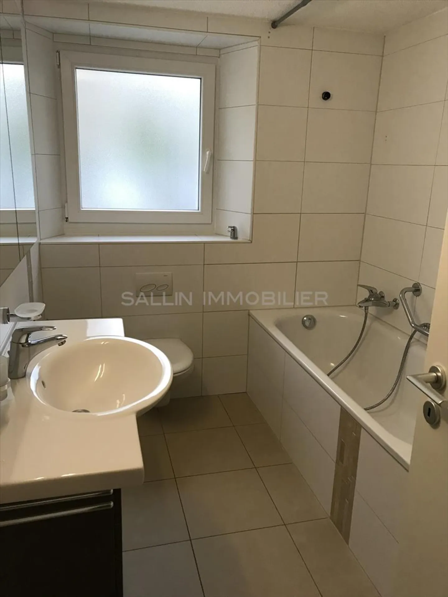 2.5 Room Apartment - Photo 5 of 10