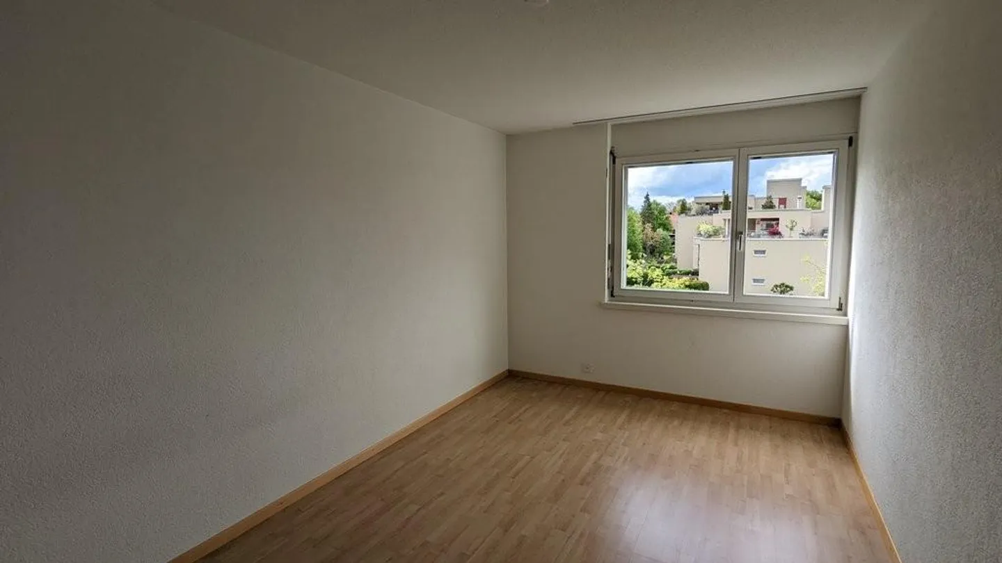 Helle 4.5-Zimmer-Attika-Wohnung in der nähe vom Shoppyland - Foto 6 von 11