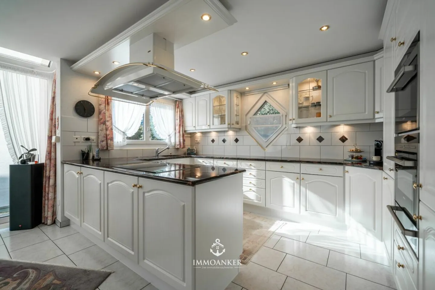 Living at the highest level in Sonnental - a unique property with character and style - Photo 5 of 13