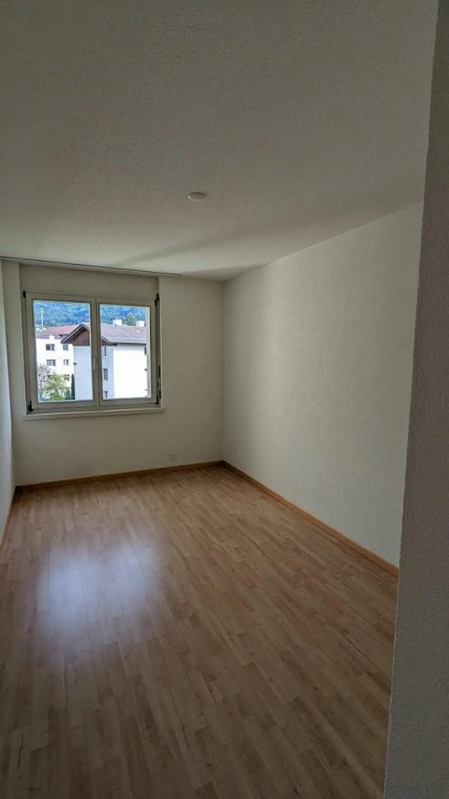 Helle 4.5-Zimmer-Attika-Wohnung in der nähe vom Shoppyland - Foto 8 von 11