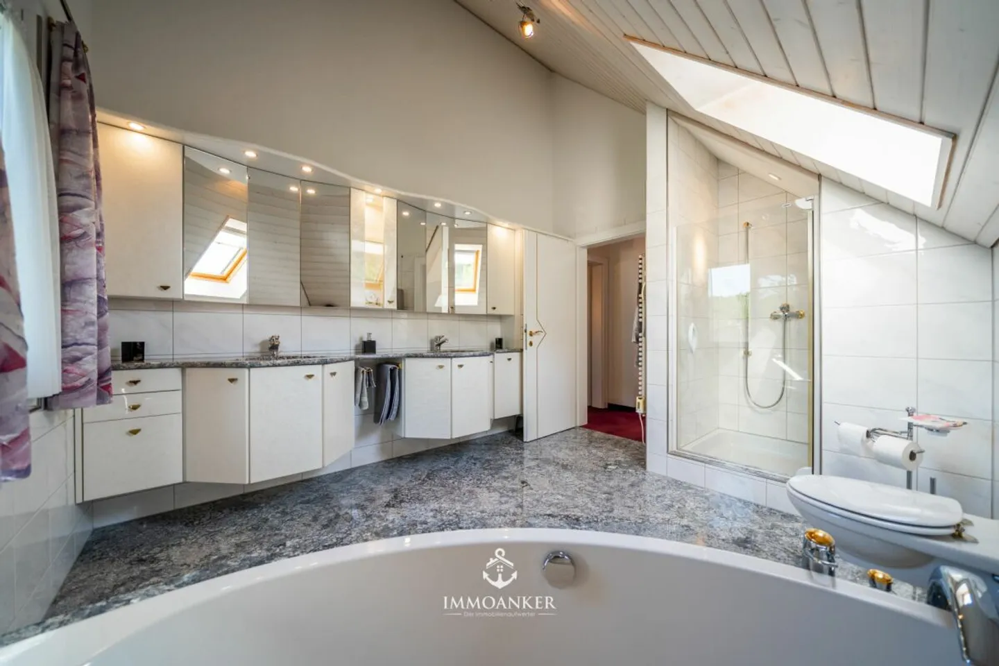 Living at the highest level in Sonnental - a unique property with character and style - Photo 11 of 13