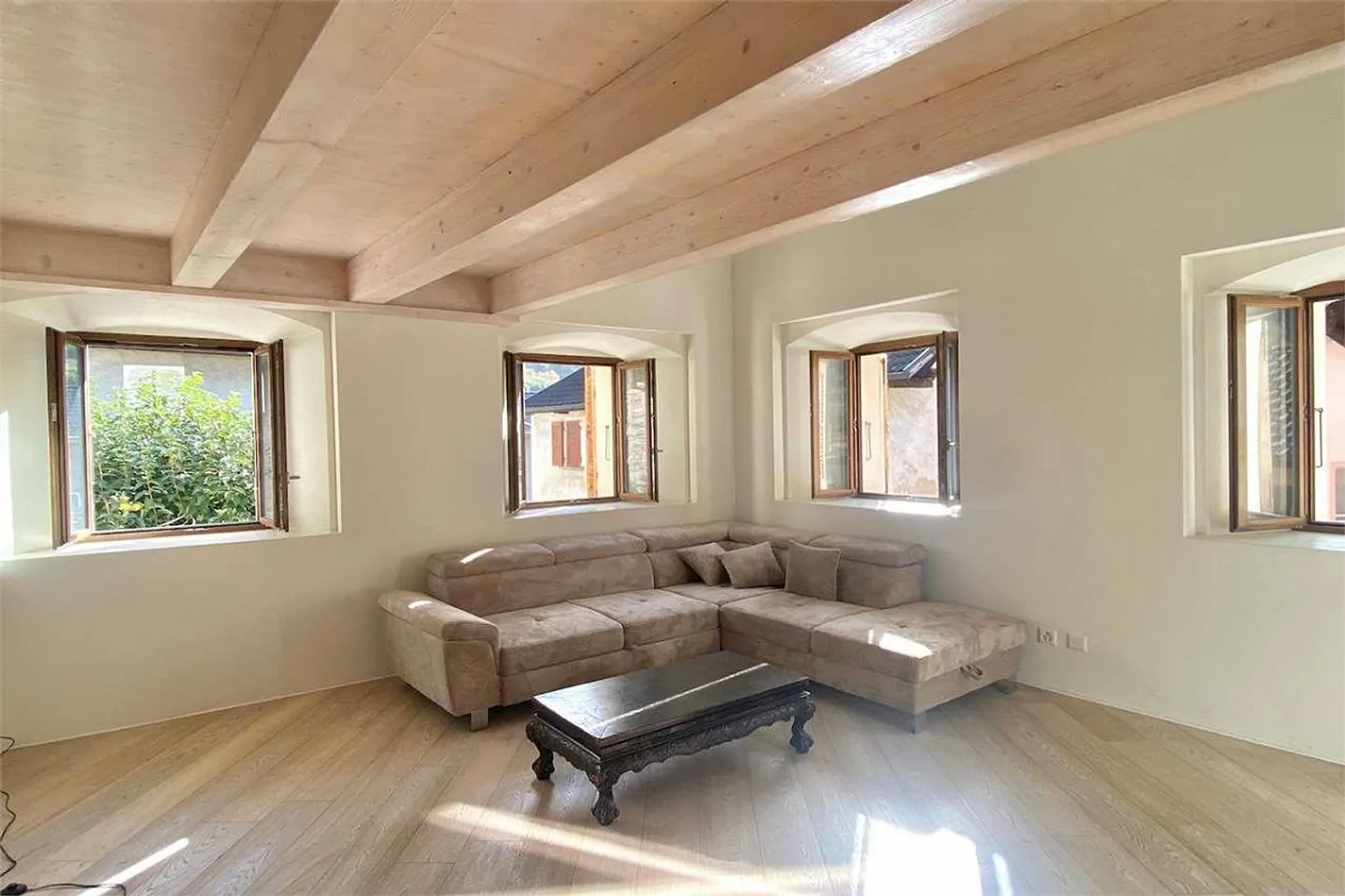 Bellissimo appartamento duplex di 2,5 stanze - Foto 3 di 9