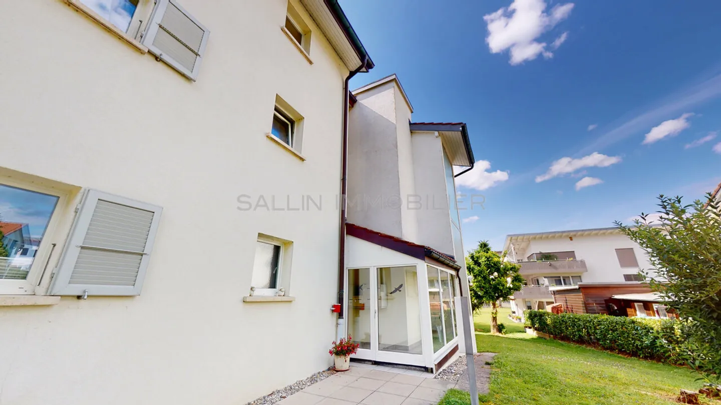 APPARTEMENT DE 3½ PIECES 
RENOVE - Photo 1 sur 14