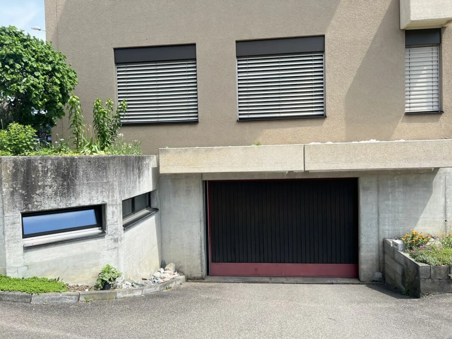 Geräumige Praxis- und Büroräumlichkeiten im Erdgeschoss und Untergeschoss - Foto 37 von 40
