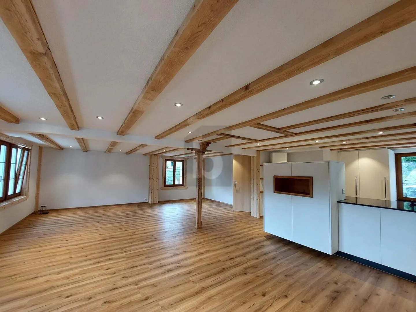 MODERNE, RENOVIERT UND GROSSZÜGIG - Foto 3 di 6