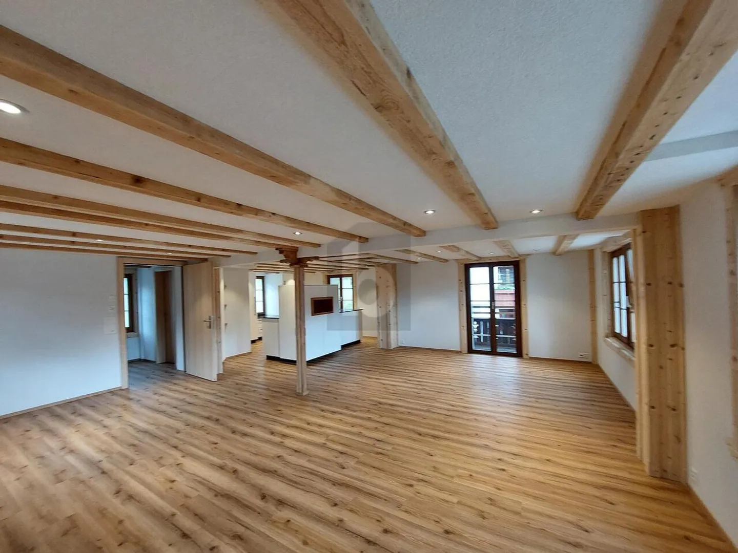 MODERNE, RENOVIERT UND GROSSZÜGIG - Foto 4 di 6