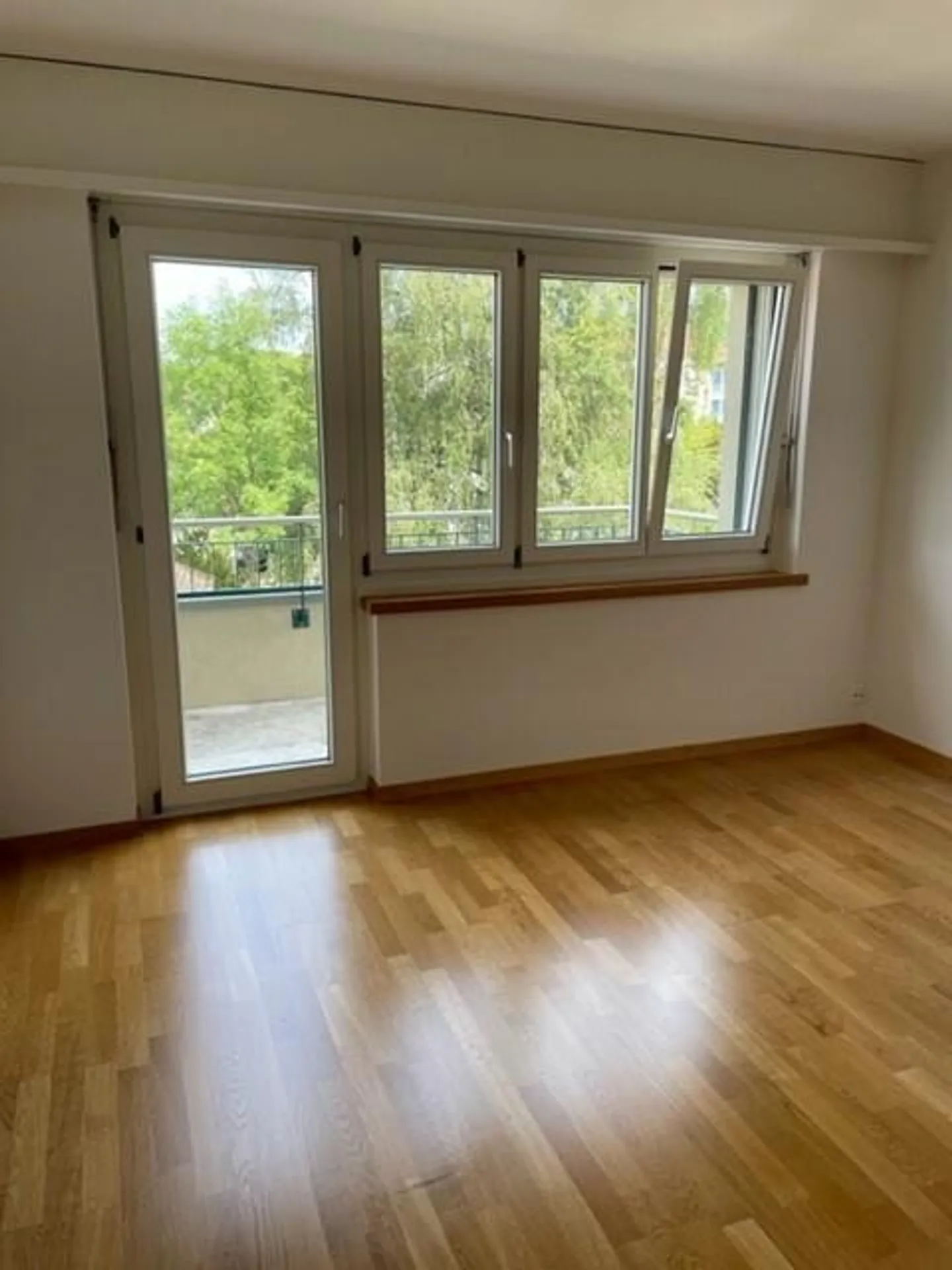 Incantevole piccolo appartamento con balcone cerca inquilino ... - Foto 4 di 4