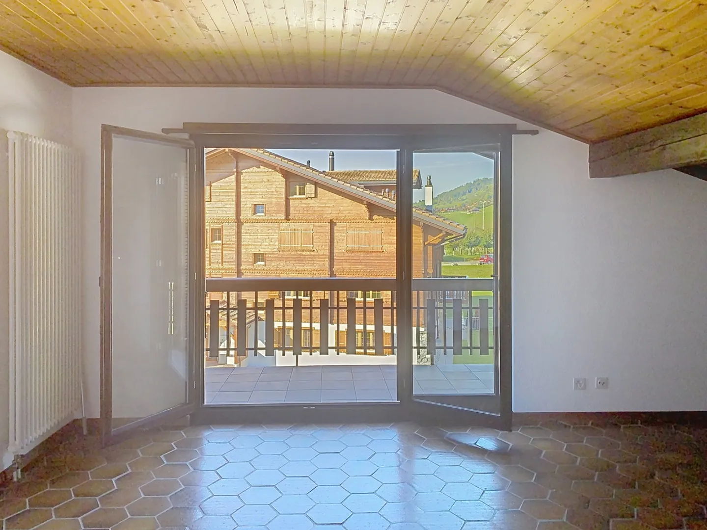 2.5 Room Apartment - Photo 2 of 8