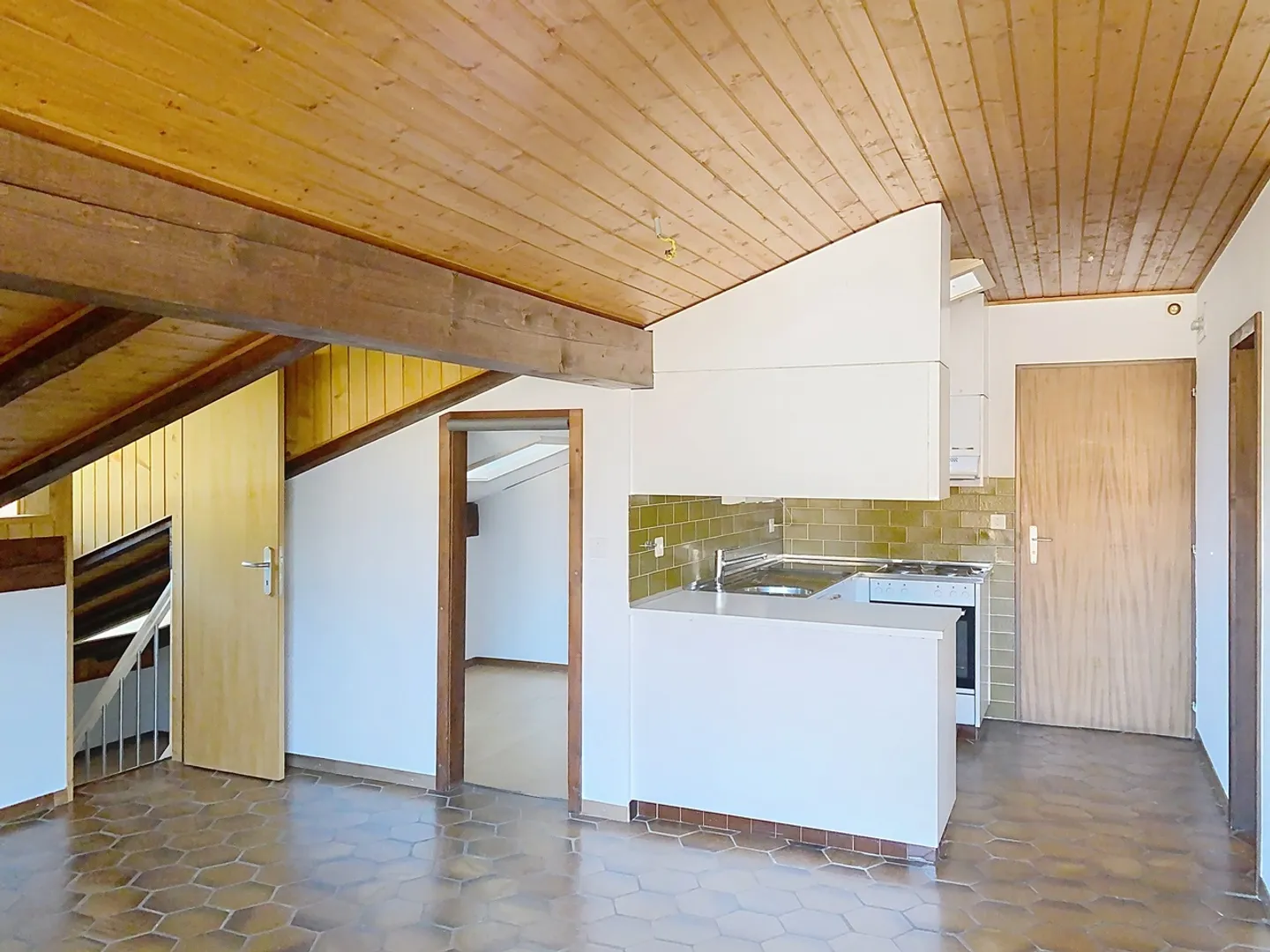 2.5 Room Apartment - Photo 3 of 8