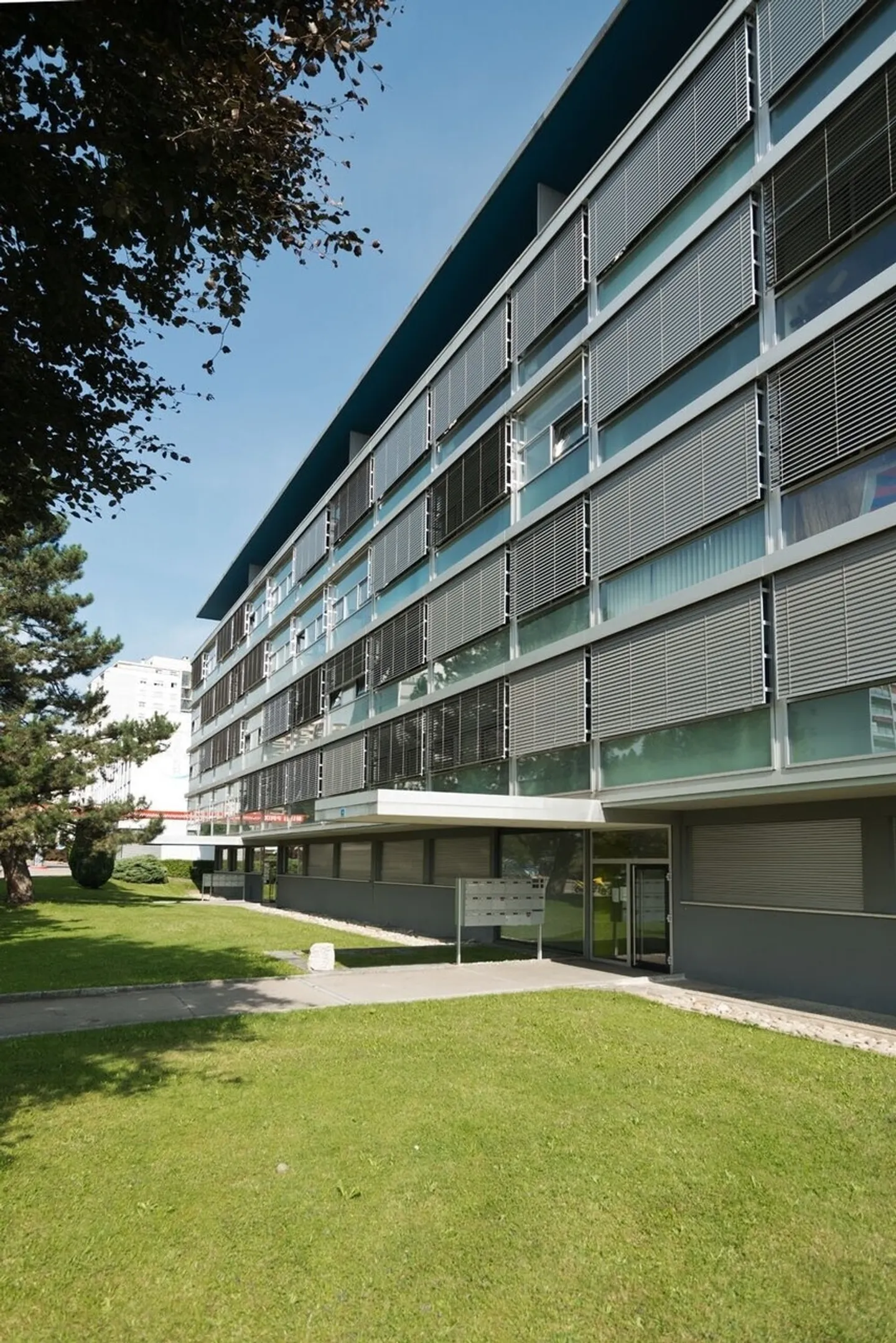 Administrative space of approx. 127.30m2 for rent in Fribourg - Photo 2 of 3