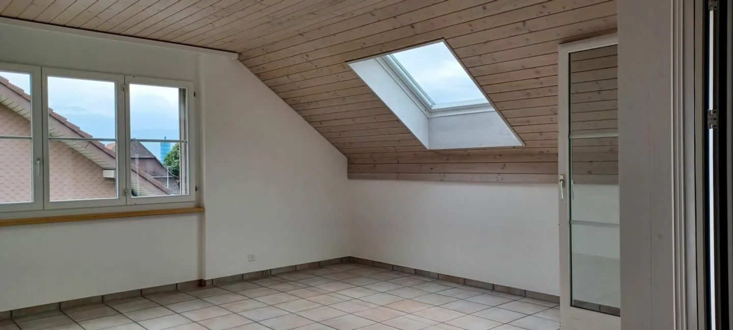 Appartement 3 1/2 pièces avec balcon et vue sur la montagne - Photo 4 sur 9