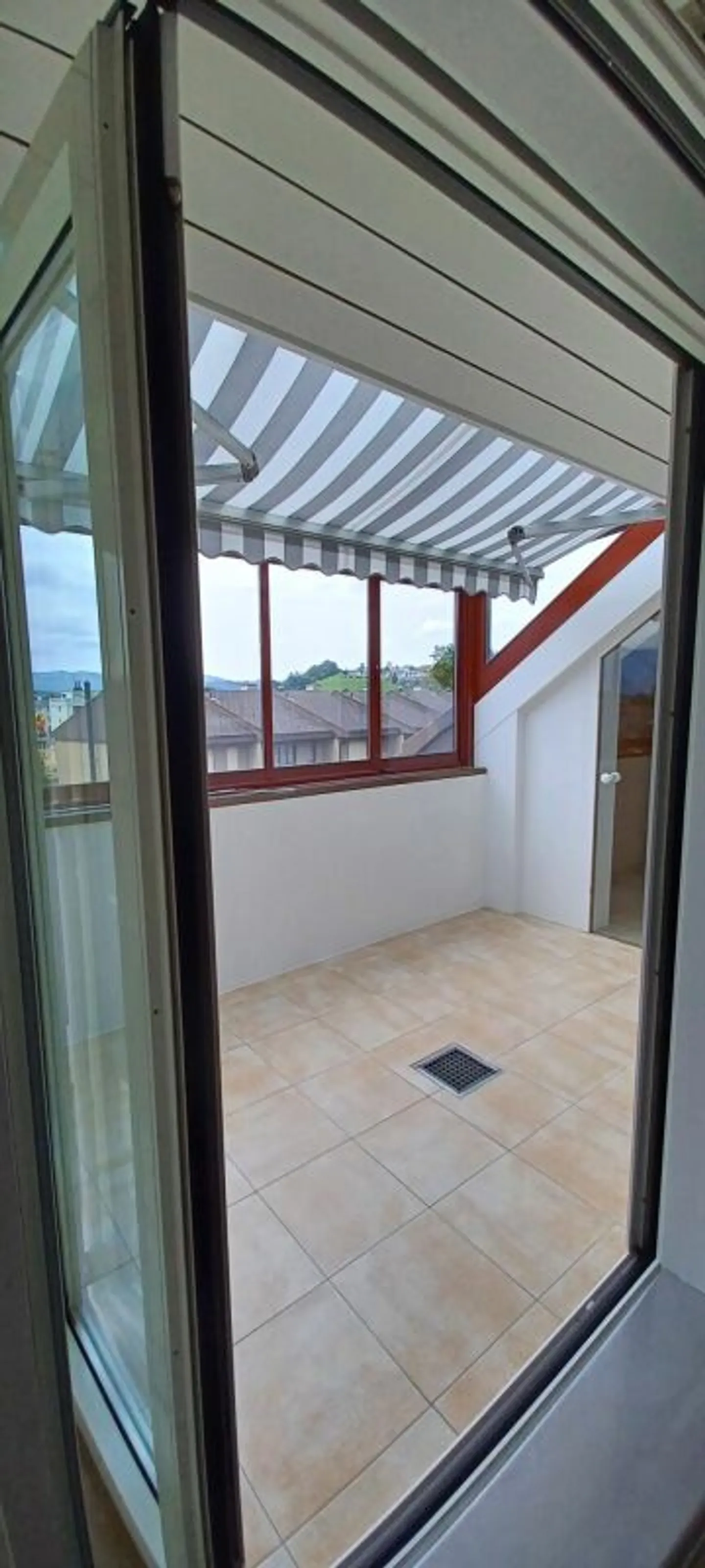 Appartement 3 1/2 pièces avec balcon et vue sur la montagne - Photo 9 sur 9