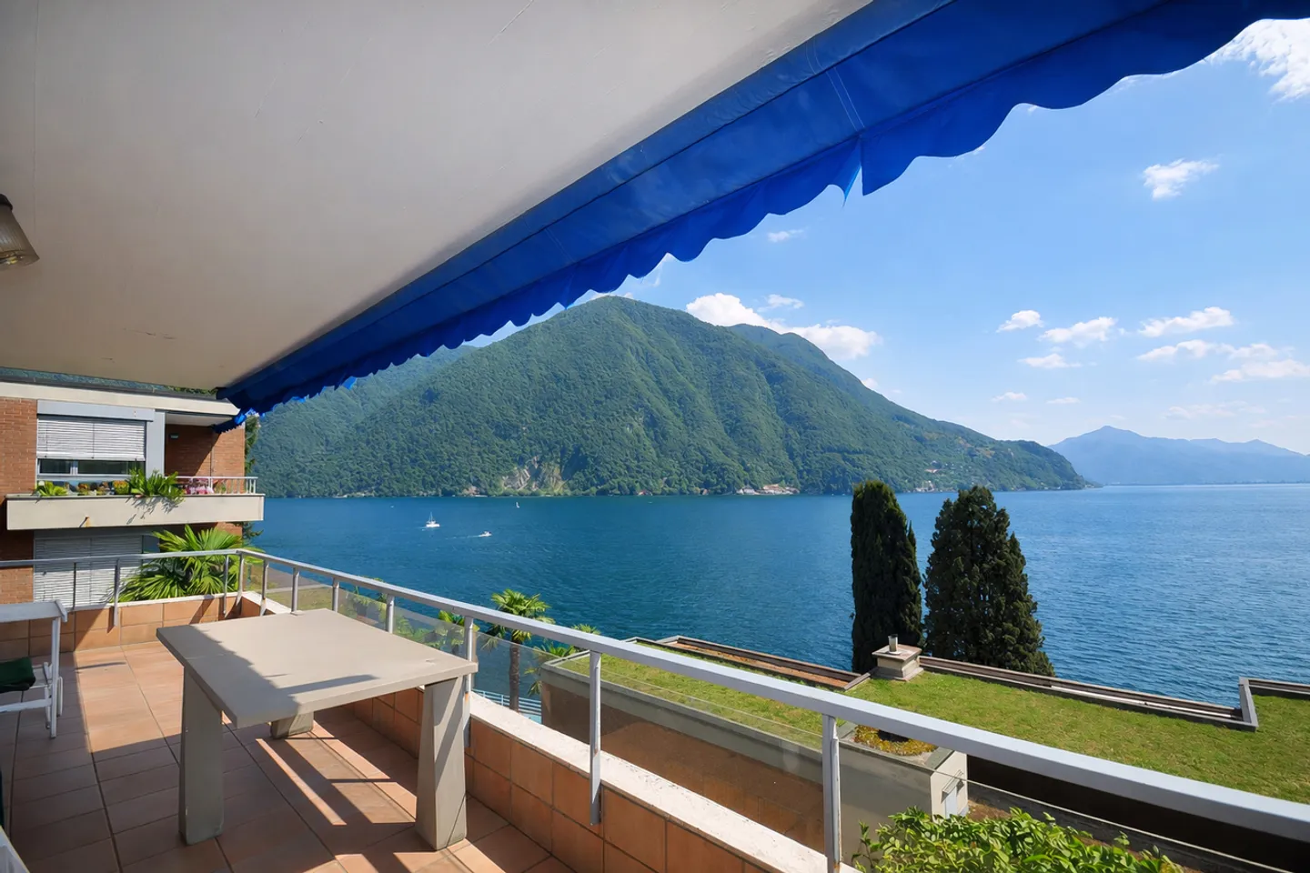 Apartment Facing Lake Lugano with Breathtaking View in Castagnola - Photo 3 of 19