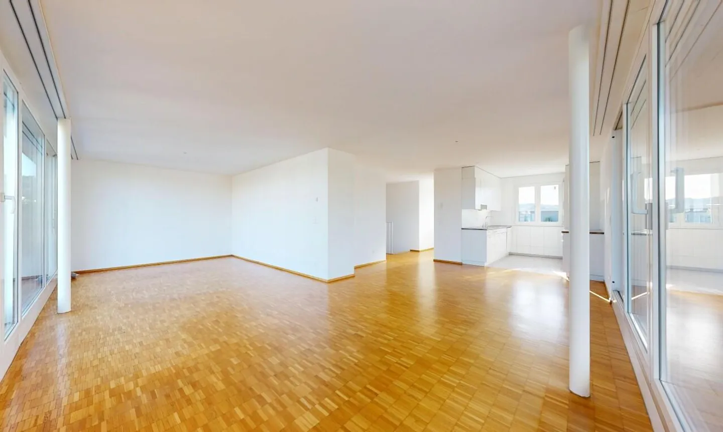 Light-flooded 3.5-room apartment with spacious terrace - Photo 4 of 11