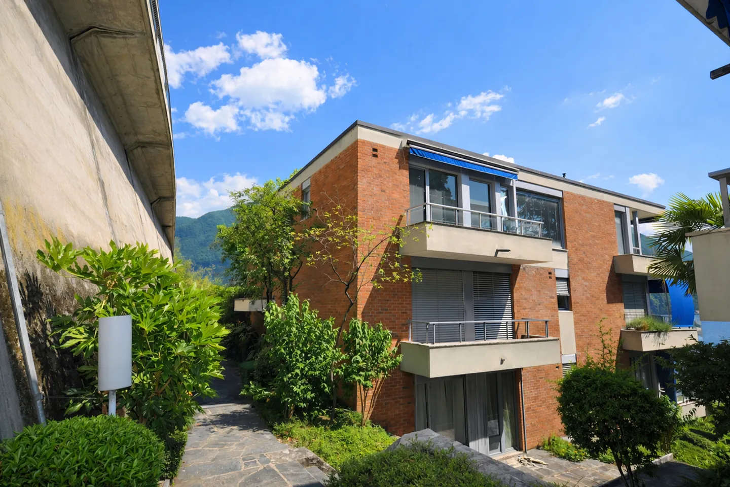 Apartment Facing Lake Lugano with Breathtaking View in Castagnola - Photo 14 of 19
