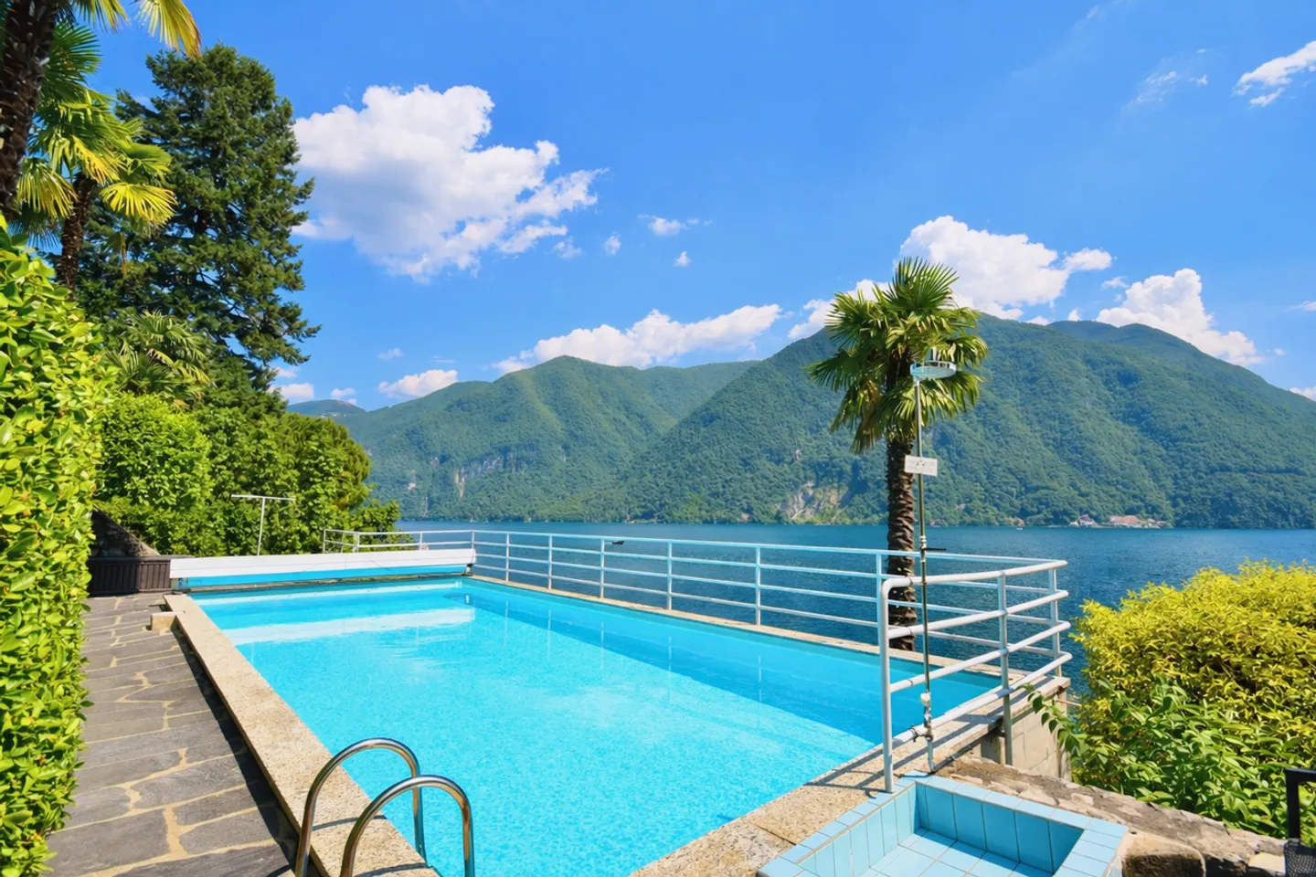 Apartment Facing Lake Lugano with Breathtaking View in Castagnola - Photo 15 of 19
