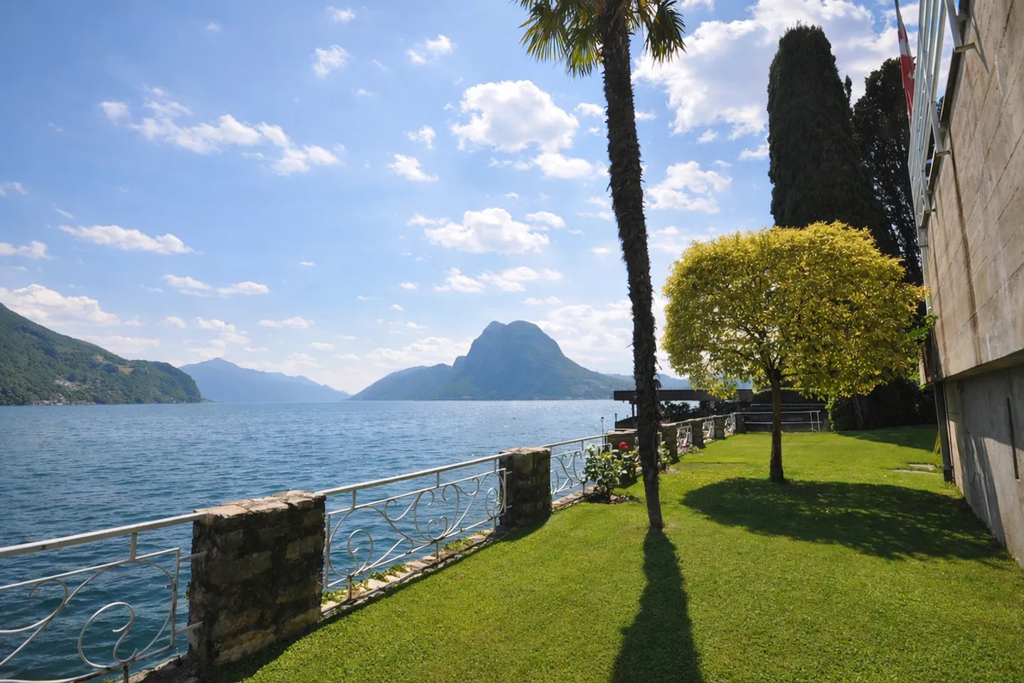 Apartment Facing Lake Lugano with Breathtaking View in Castagnola - Photo 18 of 19