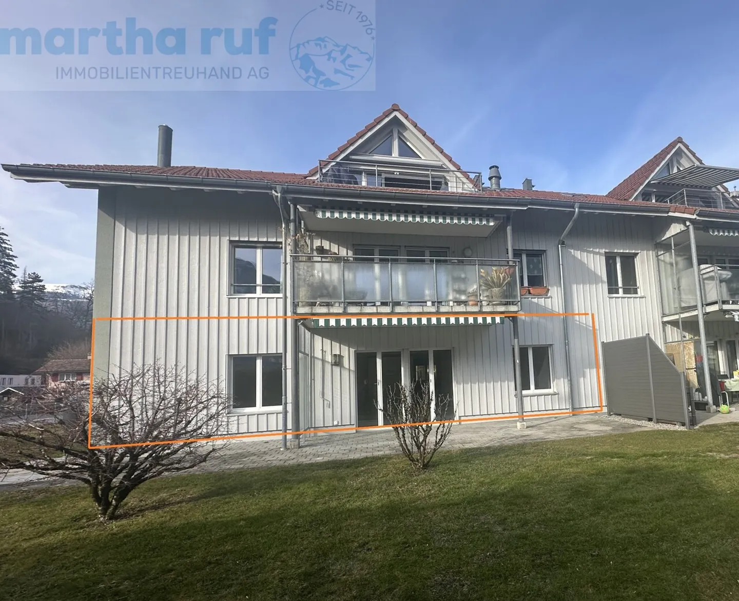 Appartement spacieux de 5,5 pièces au rez-de-chaussée avec terrasse et vue - Photo 1 sur 10