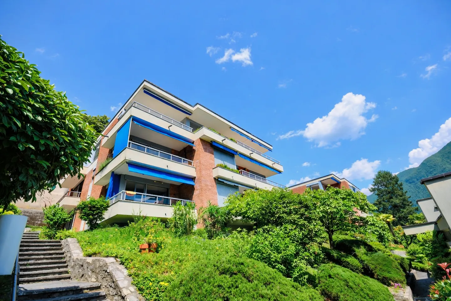Apartment Facing Lake Lugano with Breathtaking View in Castagnola - Photo 13 of 19
