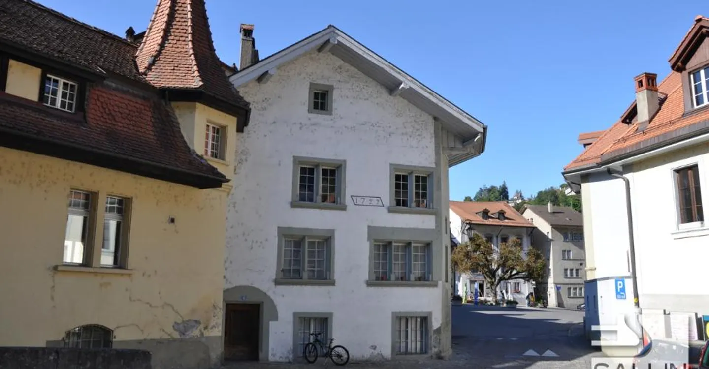 SCHÖNE 3-ZIMMER-WOHNUNG MIT TERRASSE - Foto 2 von 12