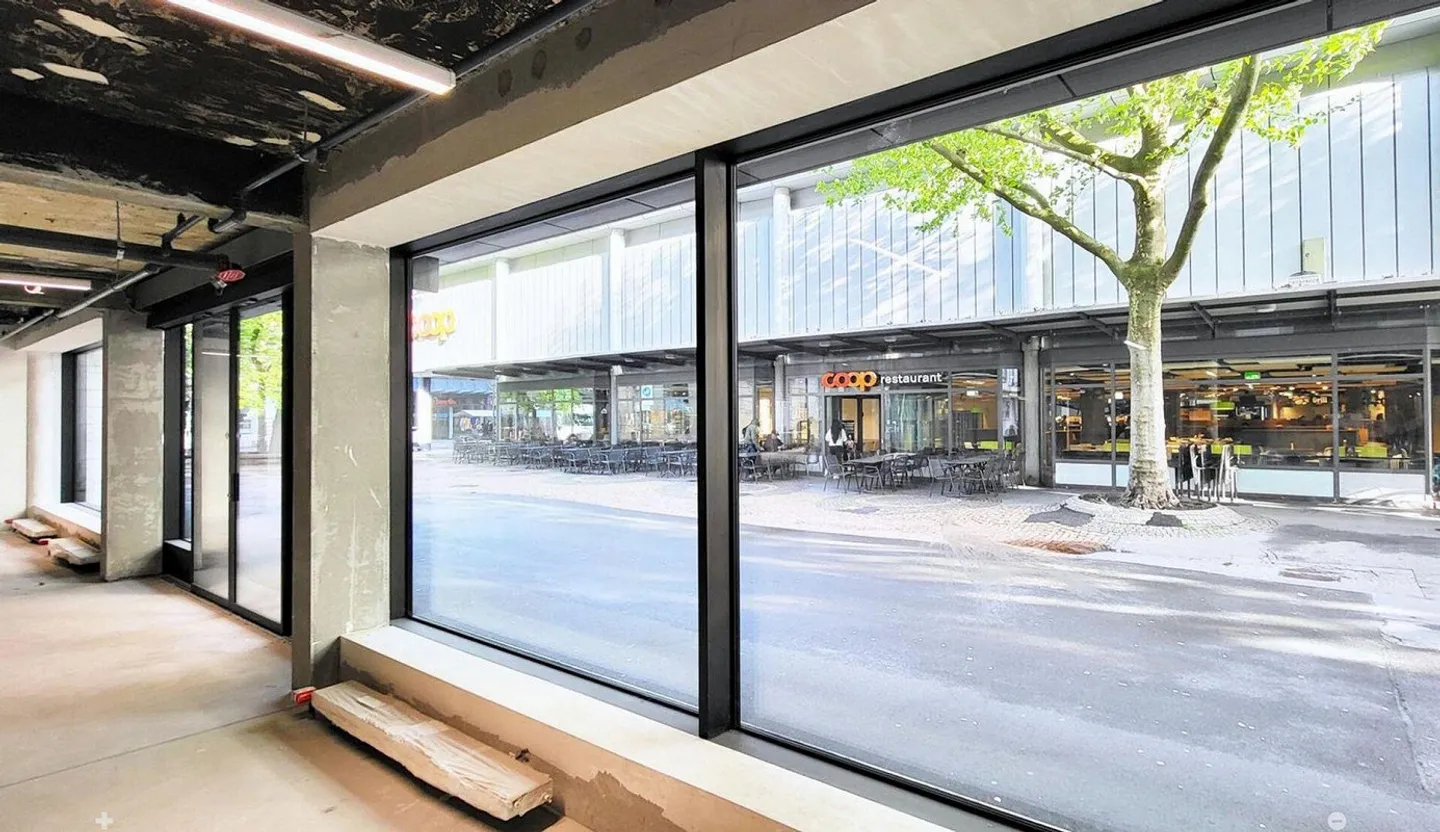 Espace de vente dans un emplacement passionnant à Bienne ! - Photo 7 sur 9