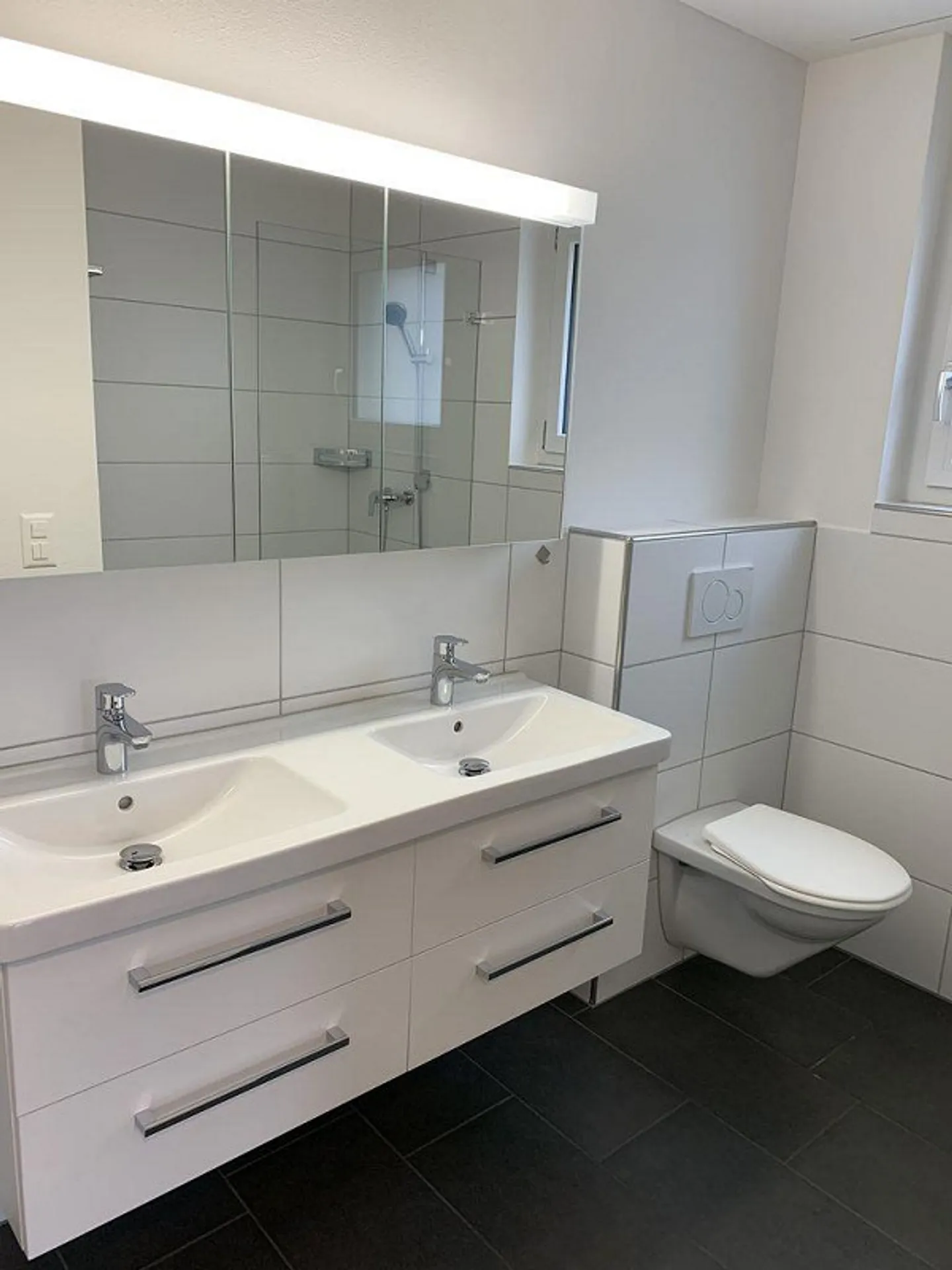 Moderne 3½-Zimmer-Wohnung mitten im Zentrum - Foto 8 di 12