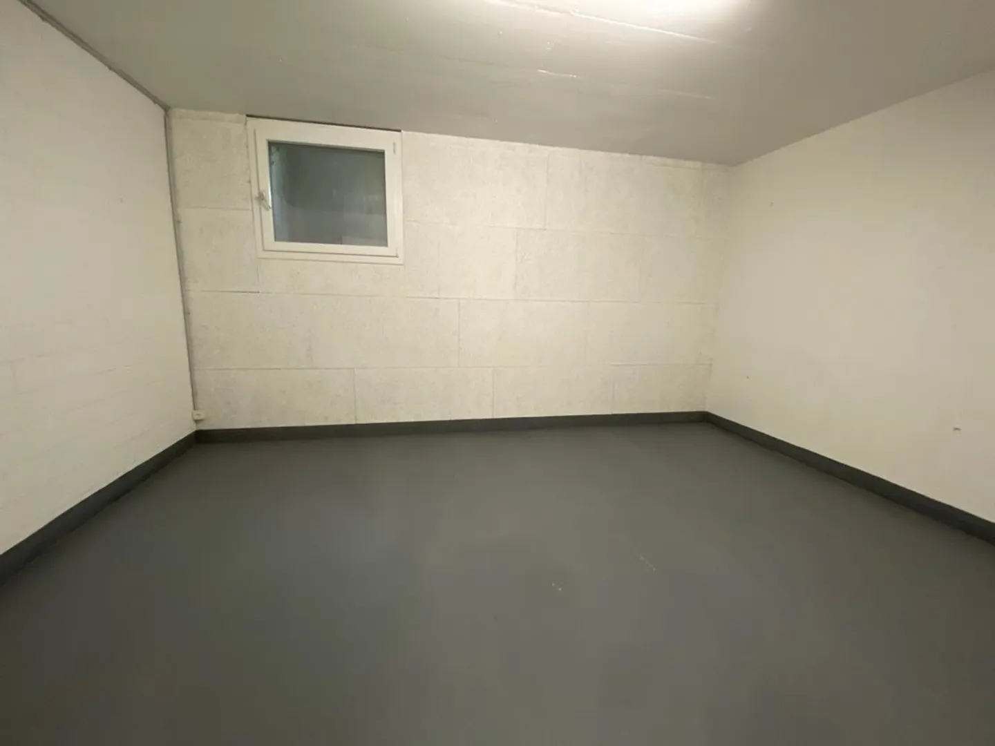Craft or Storage Room in Möhlin - 15.5 to 24 m2 - Photo 3 of 5