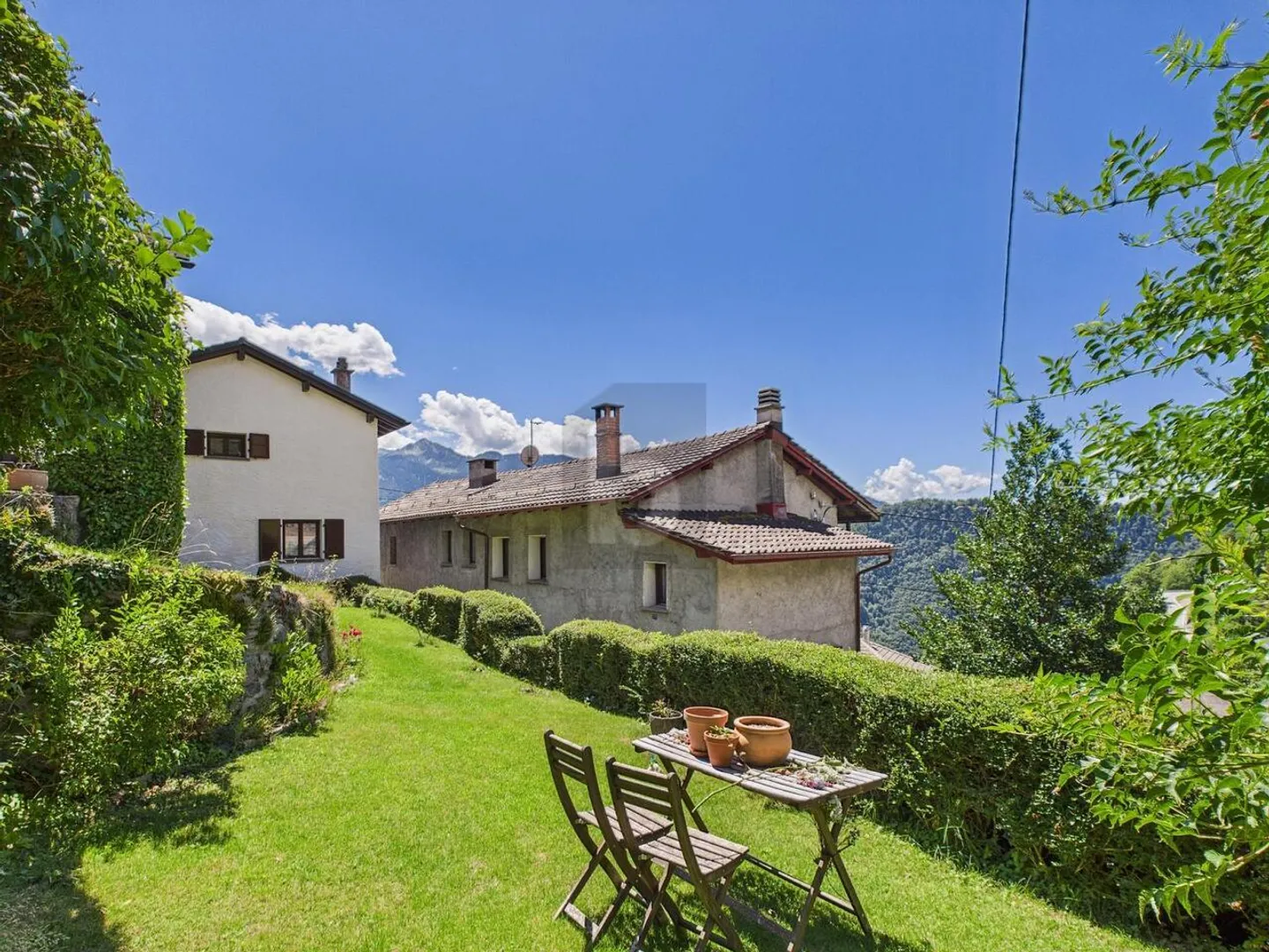 Chalet for sale - Photo 1 of 6