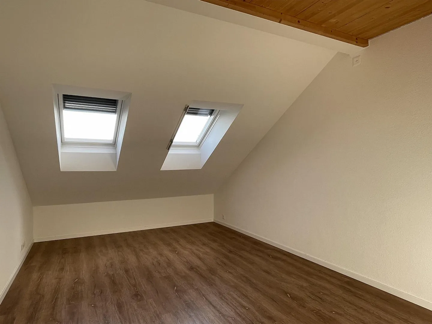Central but Quiet Living - Bright 3.5-Room Attic Apartment - Photo 7 of 12