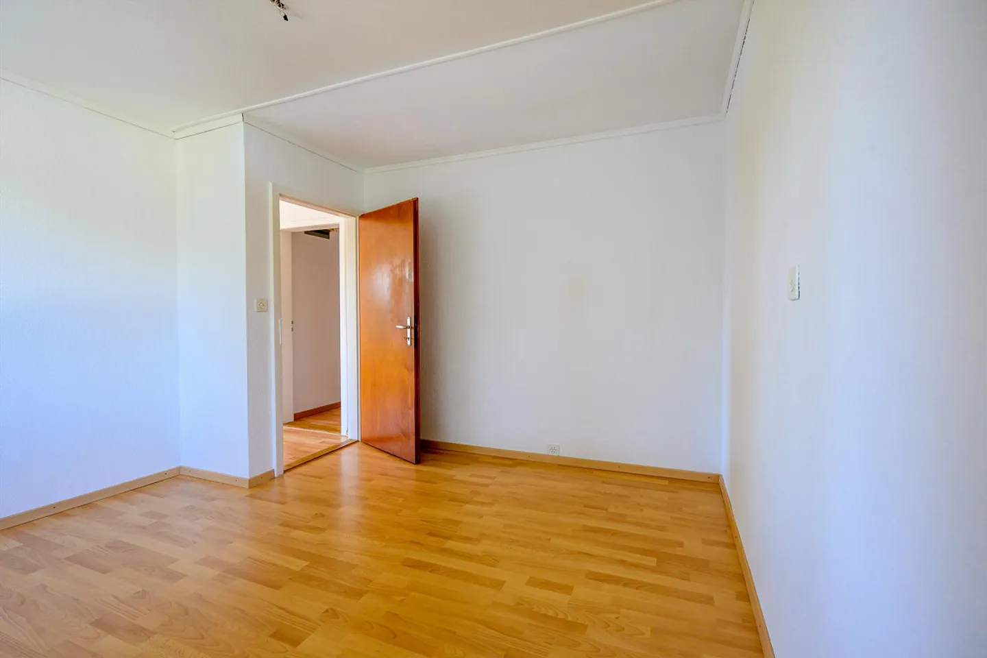 Appartement dans une maison bifamiliale - Photo 3 sur 8