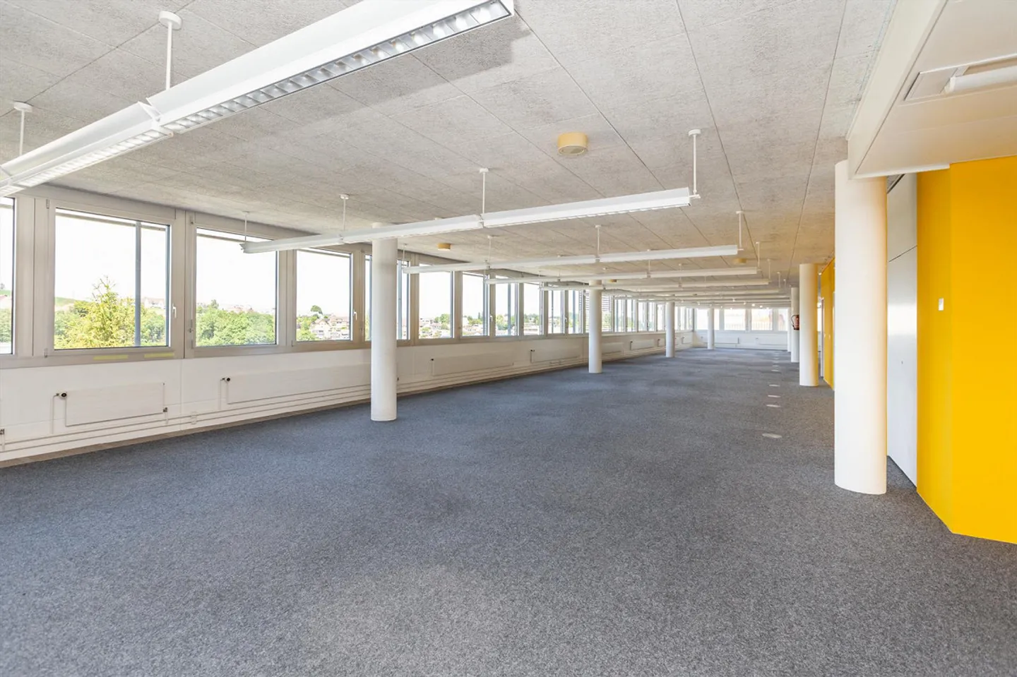 Office Space - Air-conditioned - with Raised Floors and Cafeteria - Photo 2 of 23